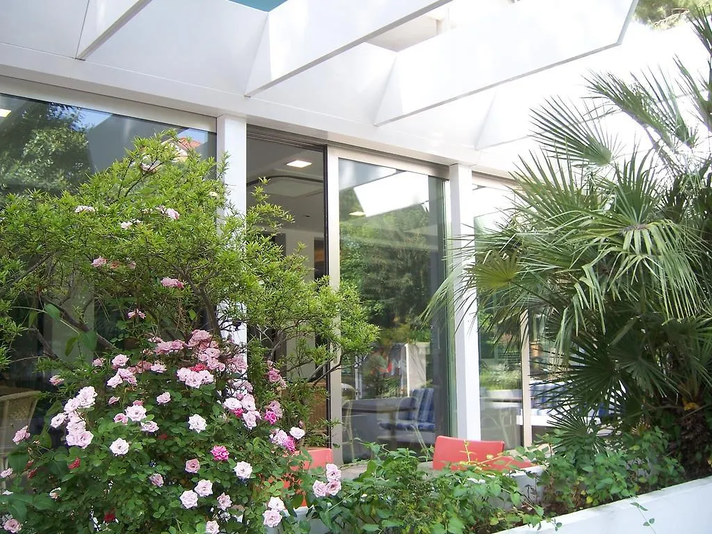 Hotel Gambrinus 里乔内